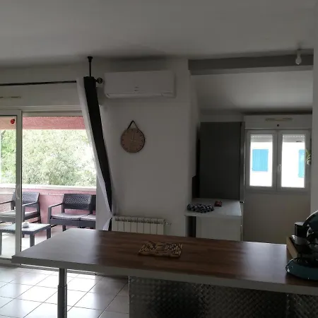 Superbe De 90m2 A Super Equipe Avec Garage Et Grand Parking Privatif Uzes